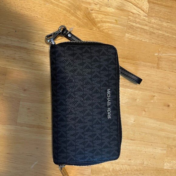 Michael Kors Black Wallets Sophisticated Design - Picture 1 of 1
